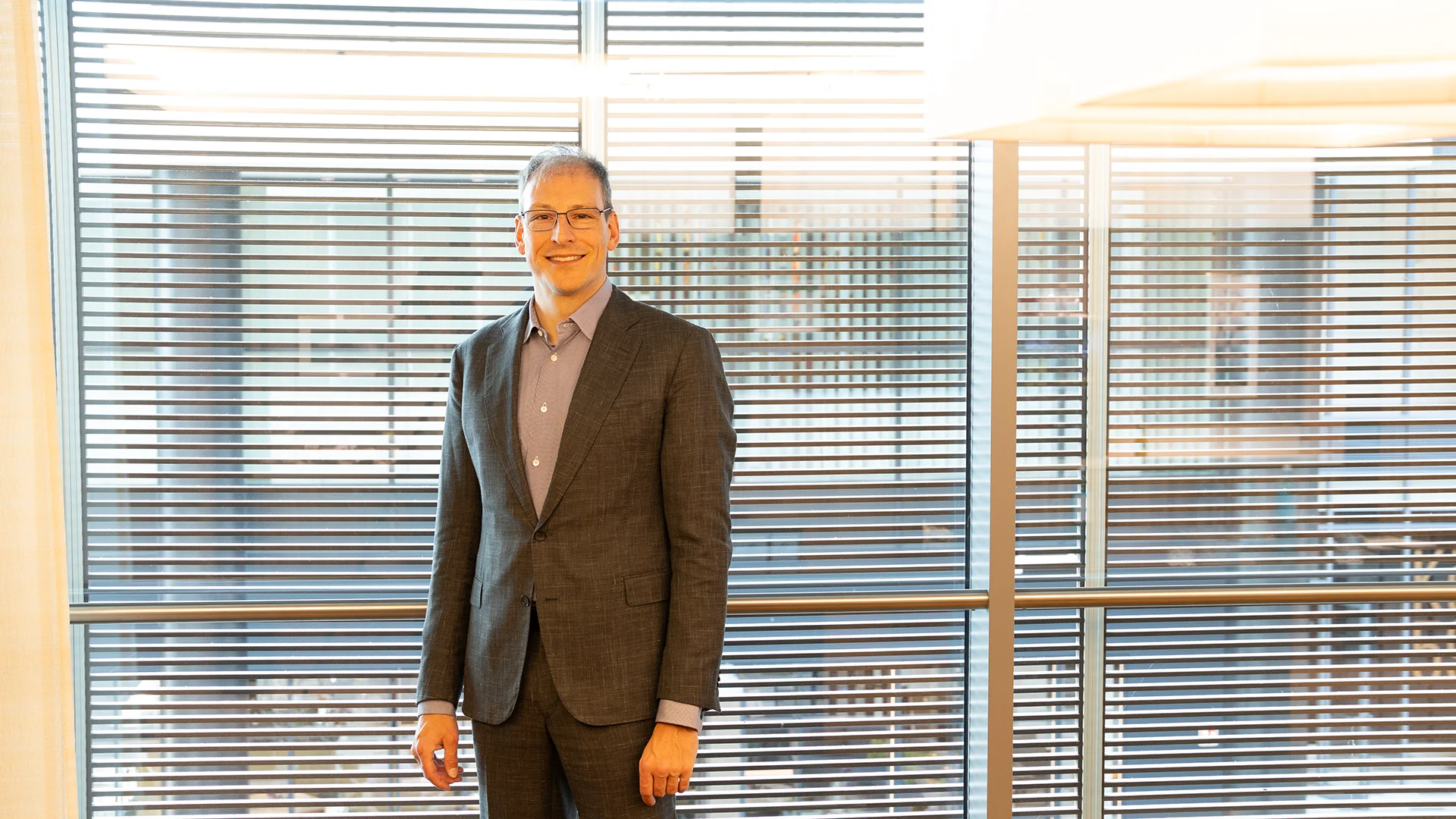 Dr. Michael Bannwolf im Gespräch während eines Coachings in Düsseldorf.