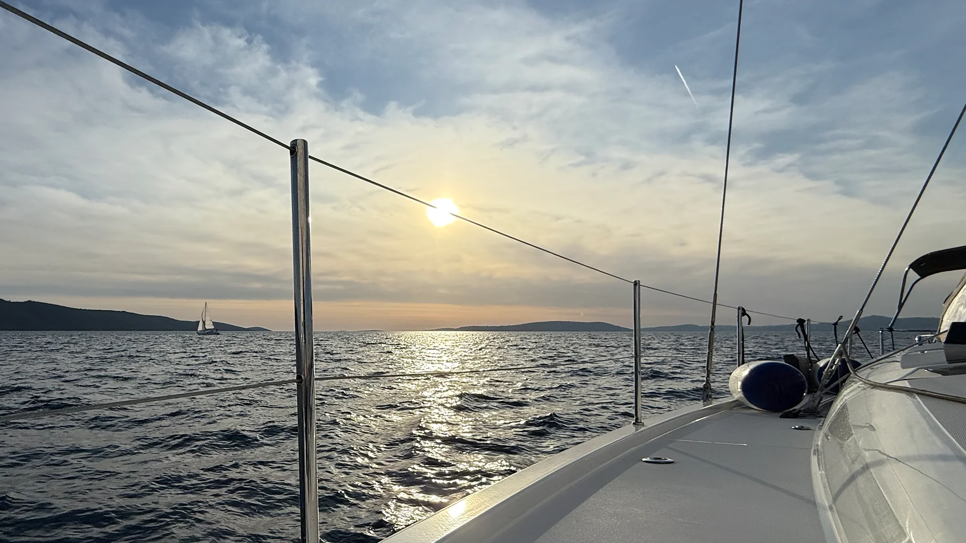 Was für ein toller Sonnenuntergang auf unserem Segeltörn in Kroatin nahe Trogir auf dem Weg nach Milna